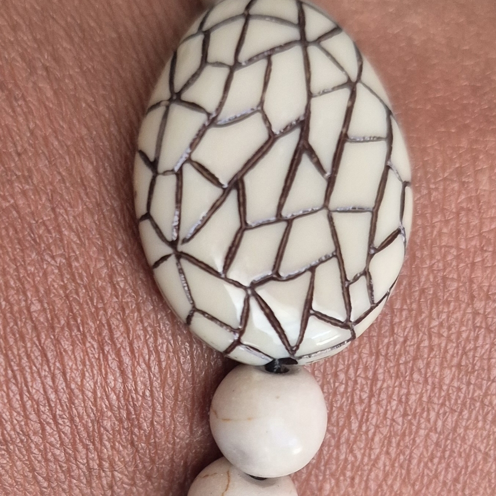 Handcrafted White Howlite Braclet with Safari Stone! - Picture 3 of 9